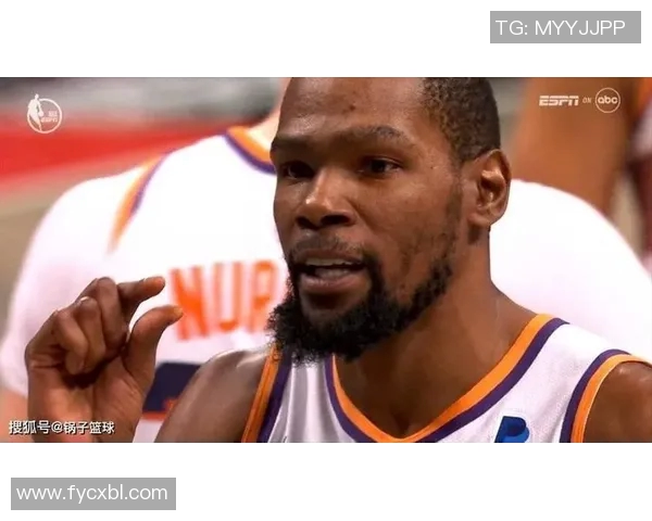 杜兰特赛场突发小插曲裁判冷静应对全场局势维持比赛秩序 杜兰特赛场突发小插曲裁判冷静应对全场局势维持比赛秩序